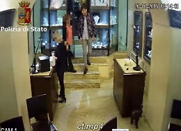 Catania: rapine in gioiellerie,
furti (e botte) ad anziani, 11 arresti