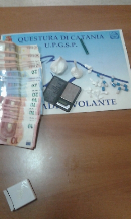 Catania, a Picanello aveva messo su un market della droga: arrestato