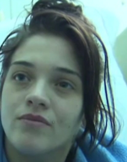 Dà fuoco ad ex, gravi indizi per l'aggressore e in ospedale volano schiaffi tra Ylenia e la madre