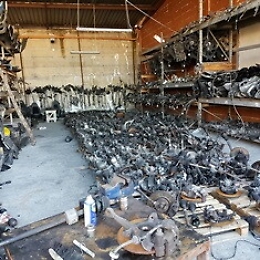 Paternò, scoperta un'area dove venivano smantellate le auto rubate