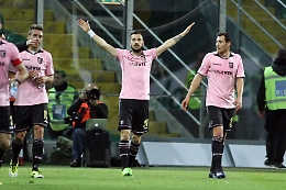 Serie A, il Palermo vince la sfida salvezza col Crotone e torna a sperare