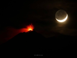 L'Etna e la luna: che spettacolo