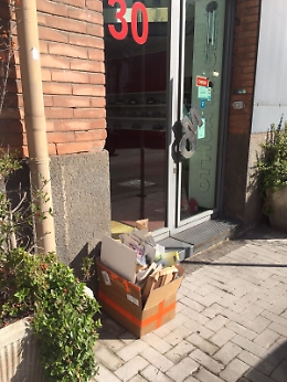 Catania, rifiuti di buon mattino a Largo Aquileia