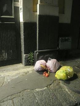 Catania, in via De Felice rimossi i cassonetti ma non c'è ancora la differenziata!