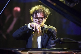 Davide Santacolomba, il pianista sordo: 
«La musica mi ha restituito l'udito»