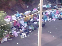 Via Borgese a Catania: la discarica infinita e l'esasperazione di abitanti e operatori ecologici