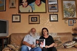 Il padre dell'agente ucciso Nino Agostino: «Strana la morte di Aiello: fare l'autopsia»