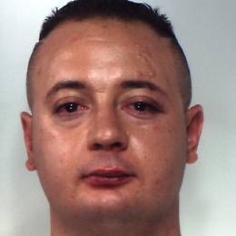 Scordia, danneggia cassette della posta e tenta estorsione a due inquilini