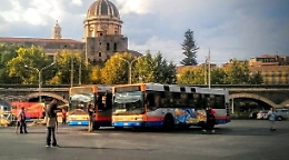 Aggredisce autisti Amt in piazza Borsellino a Catania: arrestato