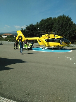 Mascali, anziano cade da scala mentre raccoglie olive: è in gravi condizioni