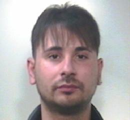 Troppi "clienti" in casa di via Balatelle: pusher arrestato in flagranza