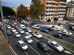 Catania, il solito fiume di automobilisti sulla Circonvallazione