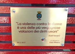 Catania, riqualificata la panchina rossa di piazza Gandolfo