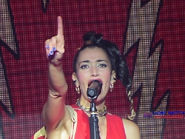 Nina Zilli fa il pienone di pubblico a Catania