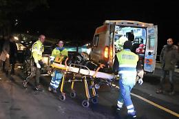 Incidente tra due auto lungo Scogliera Aci Castello: coppia ferita