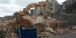 Palazzo antico abbattuto a Messina, Sgarbi si scusa col soprintendente: «Non c'entra»