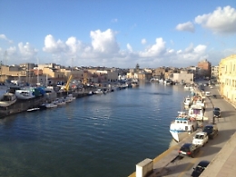 Mazara, cade tra gli scogli del porto, muore pescatore amatoriale