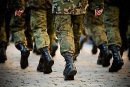 Militare di Gela muore per una malattia misteriosa, la famiglia cita l'Esercito