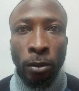 Controlli lavavetri a Catania, nigeriano aggredisce agente e tenta di fuggire