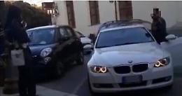 Castelvetrano, la vigilessa gli fa la multa e lui le sputa