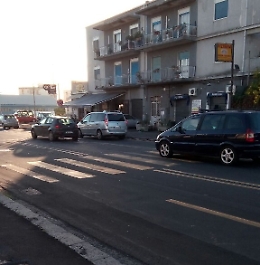 Quel semaforo pedonale che manca a Nesima Superiore