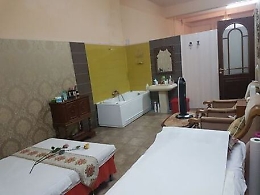 Catania, massaggi in centro estetico a "luci rosse" gestito da cinese