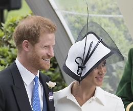 Ad Ascot i cappelli pi&ugrave; eccentrici ed eleganti: il pi&ugrave; ammirato quello di Meghan