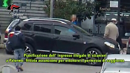 Palermo, trafficavano migranti, oro diamanti e armi con l'ok dei clan catanesi