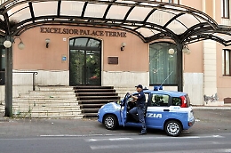 Acireale, bloccati mentre depredavano l'Hotel Excelsior Palace Terme