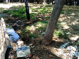 Catania, piazza Eroi d'Ungheria: degrado e abbandono