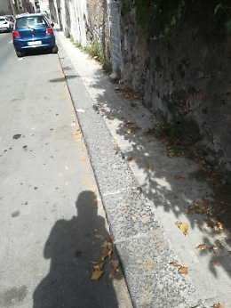 Catania, via Giuseppe Lei da settimane versa in condizioni di sudiciume
