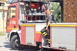 «Io, l'unica vigile del fuoco a Catania, mi sento pari ai miei colleghi maschi»