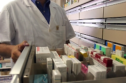 In Sicilia ci si abbuffa anche di farmaci: spesa annua di 2,3 mld per i medicinali