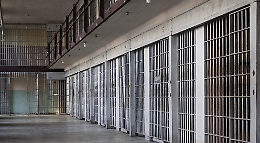 Agenti carcere Caltanissetta intervengono per sedare lite tra detenuti: aggrediti