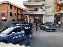 Rapine ad omosessuali a Vittoria,
si costituisce minorenne tunisino