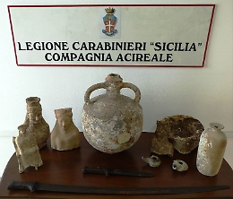Aci Catena, un pregiudicato aveva un museo illecito a casa