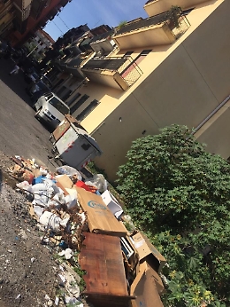 Catania, Via Gemito: una vera e propria discarica