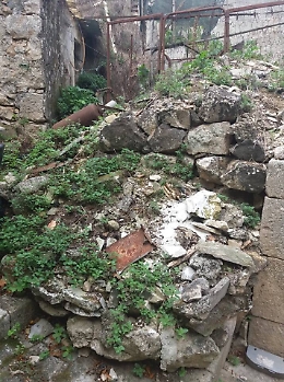 Modica: amianto su una via del centro storico