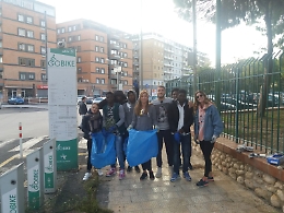 Siracusa: gruppo di volontari ripulisce la città dai rifiuti