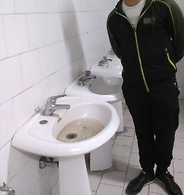 Se questa è una scuola: la protesta silenziosa degli studenti dell'istituto Eredia a Catania