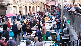 Ponte dell'Immacolata con mercati storici e rionali aperti a Catania