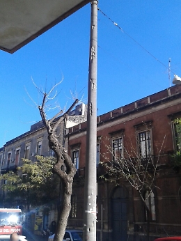 Catania, Via Plebiscito: pilone per l'illuminazione pubblica deteriorato