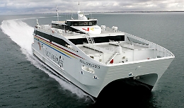 Pronto per l'imbarco sul catamarano, 27enne fermato a Pozzallo per droga