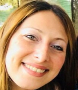 Auto si ribalta e sbatte su albero,
muore una trentenne del Catanese