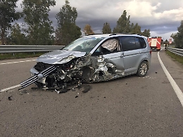 Riesi, scontro lungo la Statale 626: tre feriti