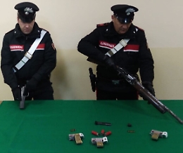 Gela, due arresti per le armi clandestine