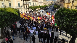Corteo No Triv a Licata, contestato il deputato M5S Sodano