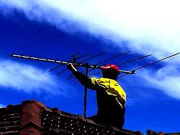 Incidente sul lavoro a Marsala: antennista cade da tetto e muore (come il padre 33 anni fa)