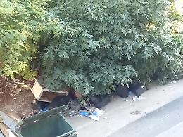 Siracusa: rifiuti abbandonati ...dai cittadini!