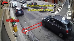 Catania, sequestra una anziana donna
per rubarle la fede nuziale e una collana